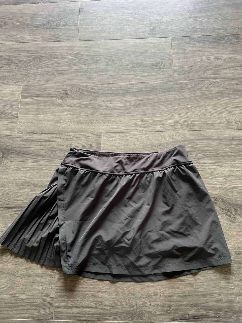 Women’s Gray Pleated Tennis Skirt - Brand Unspecified